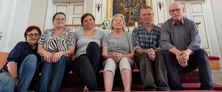 Czyszczenie kościoła w czasie remontu klatek schodowych