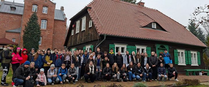 Konfirmanci (gr. młodsza) w “Ostoi Pokoju” w Miechowicach Konfirmanci (gr. młodsza) w “Ostoi Pokoju” w Miechowicach