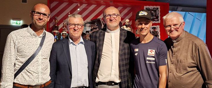 Otwarcie Beskidzkiego Centrum Narciarskiego im. Adama Małysza Otwarcie Beskidzkiego Centrum Narciarskiego im. Adama Małysza