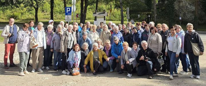 Wycieczka Parafialnego Klubu Seniora do Pieskowej Skały Wycieczka Parafialnego Klubu Seniora do Pieskowej Skały
