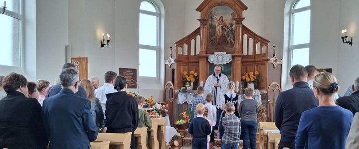 Dziękczynne nabożeństwo żniwowe w Simoradzu Dziękczynne nabożeństwo żniwowe w Simoradzu