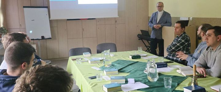 O naszym Parafialnym Klubie Seniora na Instytucie Pastoralnym O naszym Parafialnym Klubie Seniora na Instytucie Pastoralnym