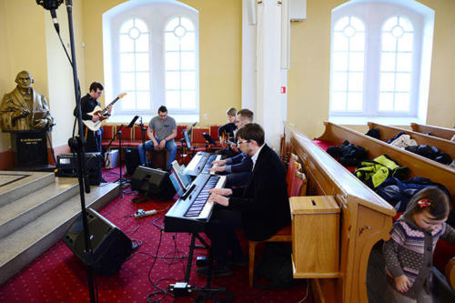 2022 04 10b - Skoczow - Pasyjny Koncert Koled - 09