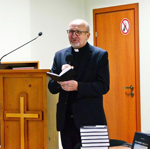 2024 10 17 - Skoczow - Promocja ksiazki Szymona Brody - 01